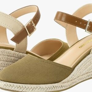Pizz Annu Olive and Tan Wedge Sandals